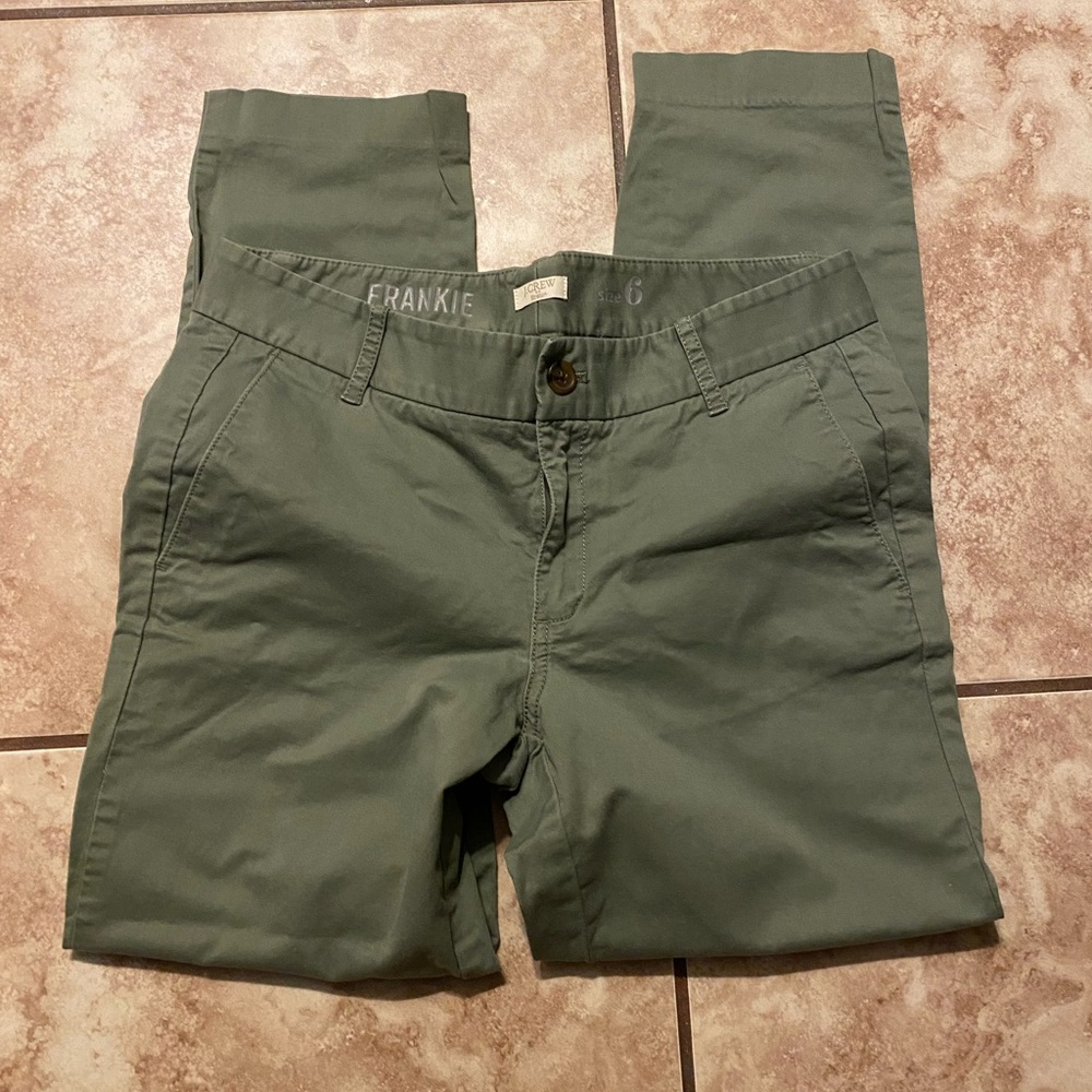 Olive green J.Crew size 6 “Frankie” chinos, like new condition.
